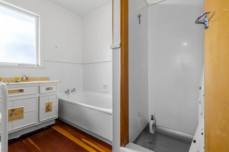 Photo of property in 28 Tamatea Road, Taupo, 3330