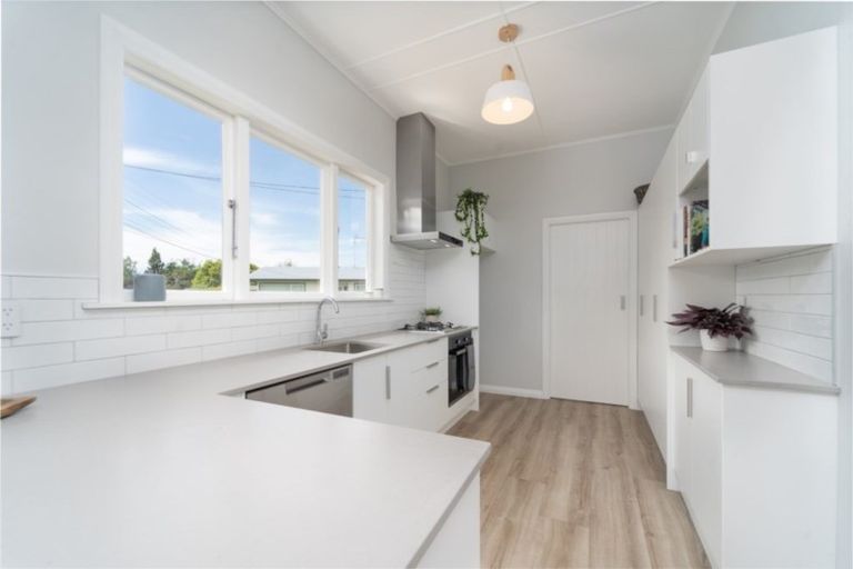 Photo of property in 19 Humphries Street, Greytown, 5712