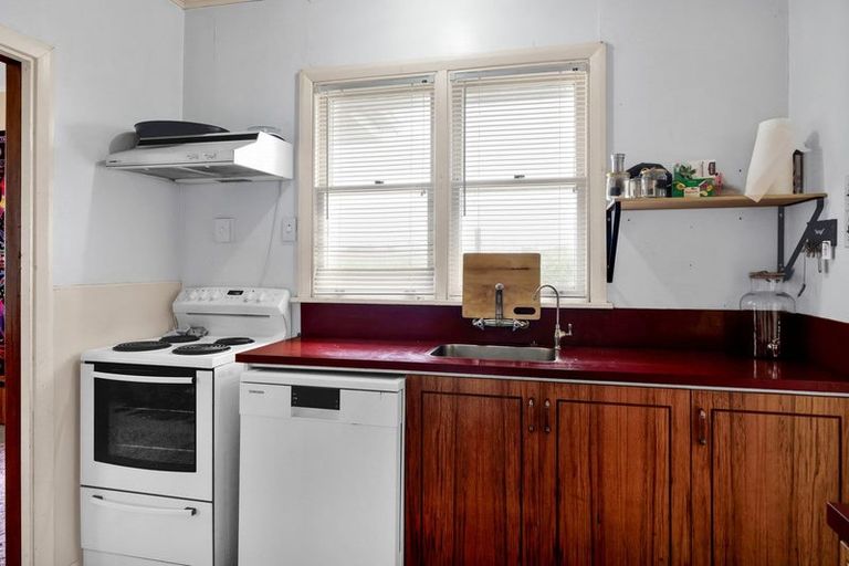 Photo of property in 239 Tawhiti Road, Hawera, 4672