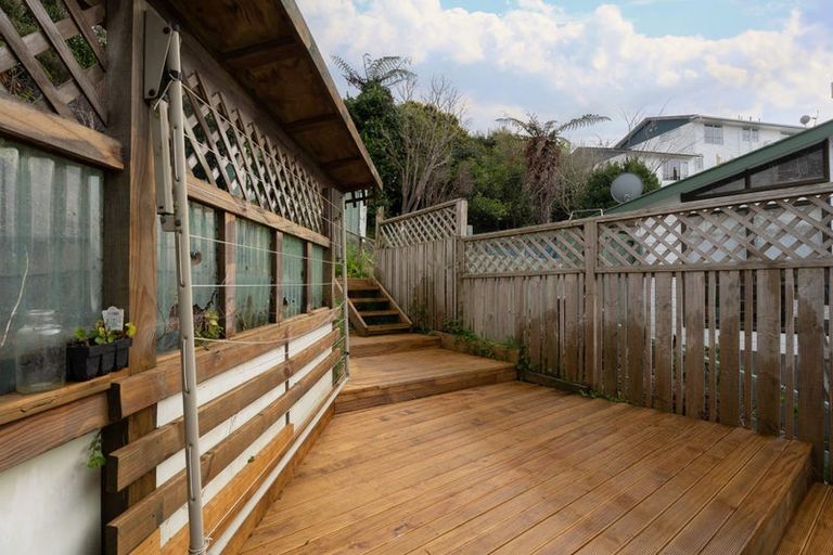Photo of property in 15 Te Kiteroa Grove, Churton Park, Wellington, 6037