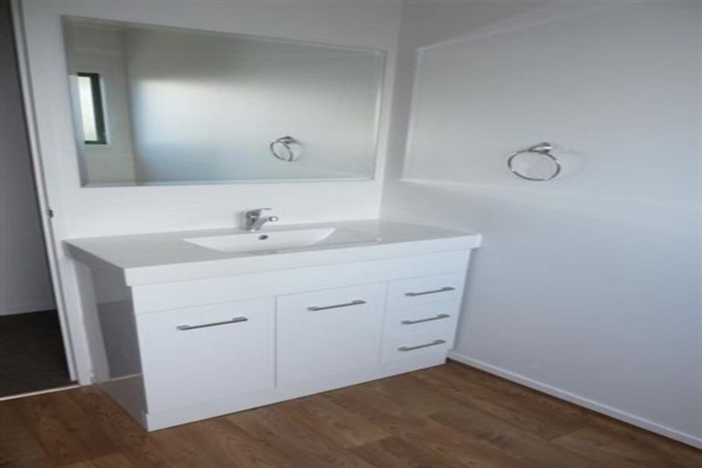 Photo of property in 60 Henwood Road, Mangere East, Auckland, 2024