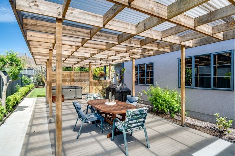 Photo of property in 14 Scott Place, Havelock North, 4130