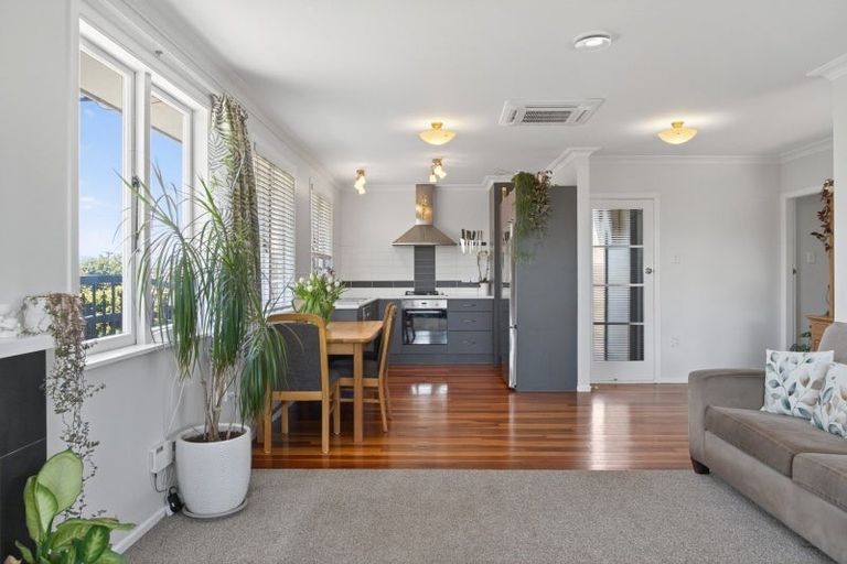 Photo of property in 27 Woodford Avenue, Brookfield, Tauranga, 3110