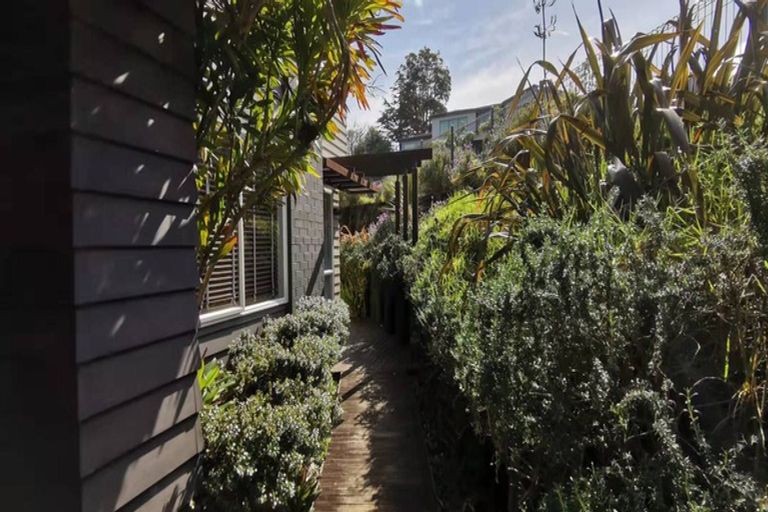 Photo of property in 19 Leburn Crescent, Flat Bush, Auckland, 2016