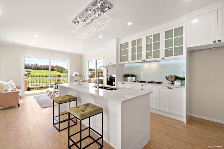 Photo of property in 35 Hayfield Way, Karaka, Papakura, 2113