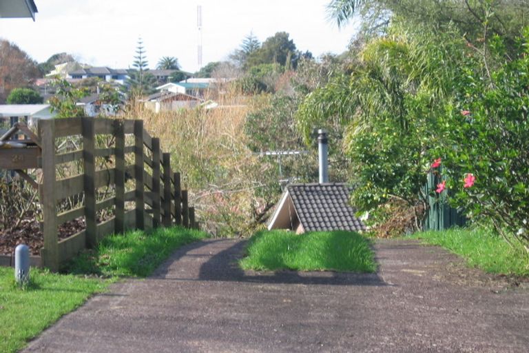 Photo of property in 24 Anich Road, Massey, Auckland, 0614