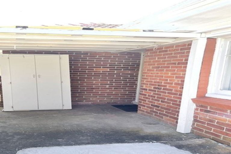 Photo of property in 1/46 Fruitvale Road, New Lynn, Auckland, 0600