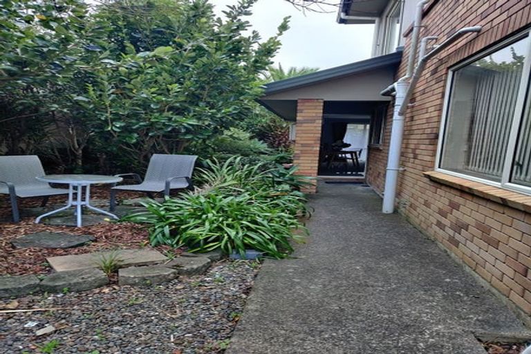 Photo of property in 404a Te Atatu Road, Te Atatu Peninsula, Auckland, 0610