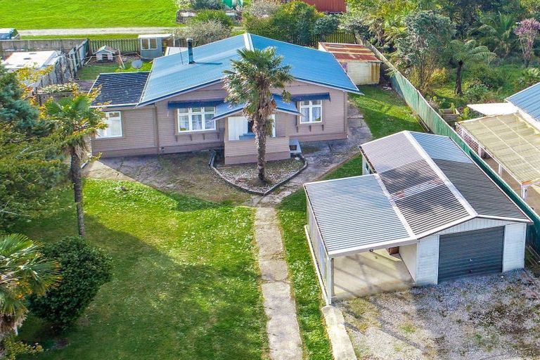 Photo of property in 119 Brougham Street, Westport, 7825