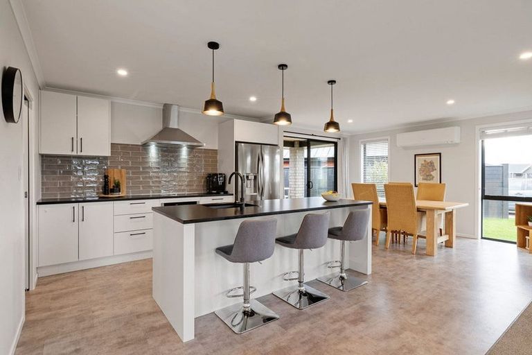 Photo of property in 19 Rose Leigh Drive, Cambridge, 3434