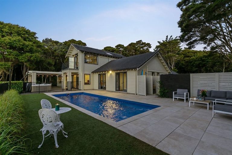 Photo of property in 251 Kaipara Road, Papakura, 2582