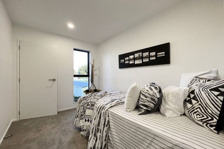 Photo of property in 1/17 Rewarewa Road, Te Atatu Peninsula, Auckland, 0610
