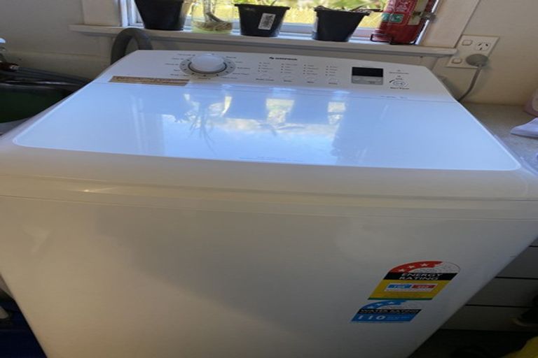 Photo of property in 11 Lynda Avenue, Paparangi, Wellington, 6037