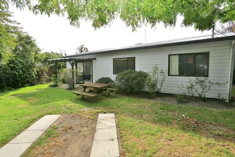 Photo of property in 36 Pitcairn Crescent, Bryndwr, Christchurch, 8053