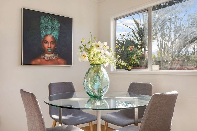 Photo of property in 40 Beach Road, Te Atatu Peninsula, Auckland, 0610