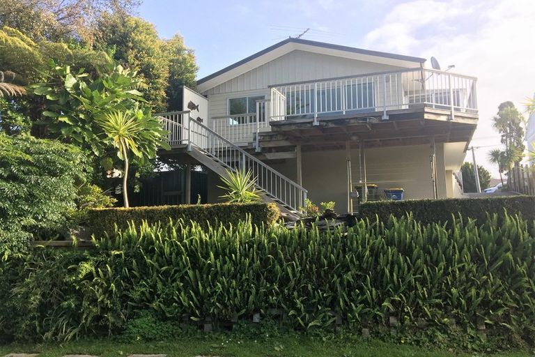 Photo of property in 14 Felstead Street, Birkenhead, Auckland, 0626