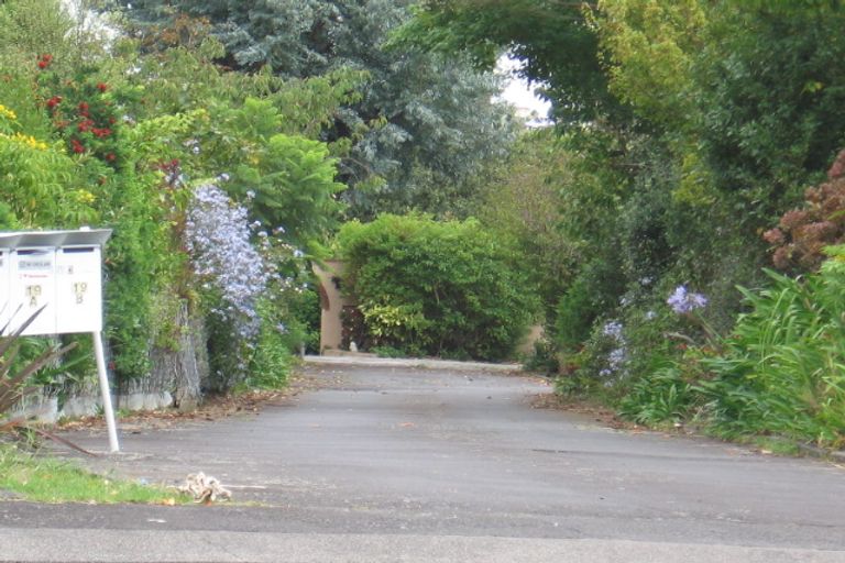Photo of property in 19 Scanlen Terrace, Kelston, Auckland, 0602