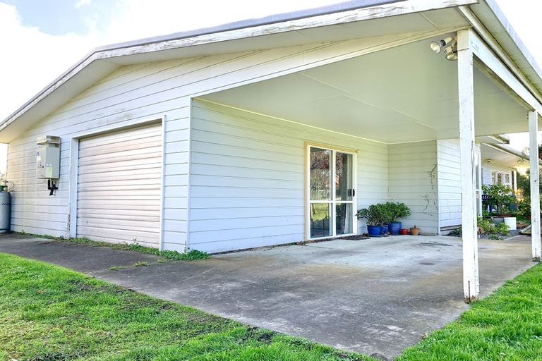 Photo of property in 28 Leeton Drive, Waipukurau, 4200