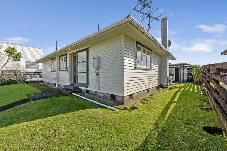 Photo of property in 9a Chilman Street, Strandon, New Plymouth, 4312