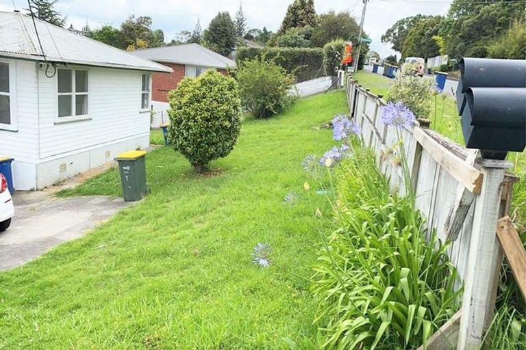 Photo of property in 194 Don Buck Road, Massey, Auckland, 0614