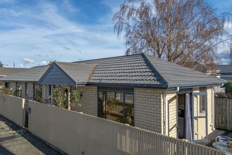 Photo of property in 2 Garrison Street, Carterton, 5713