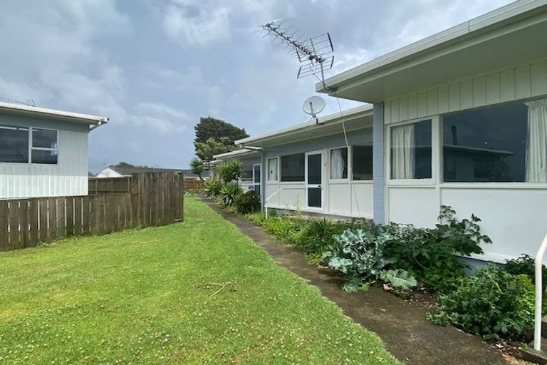 Photo of property in 18 Kent Street, Waiuku, 2123