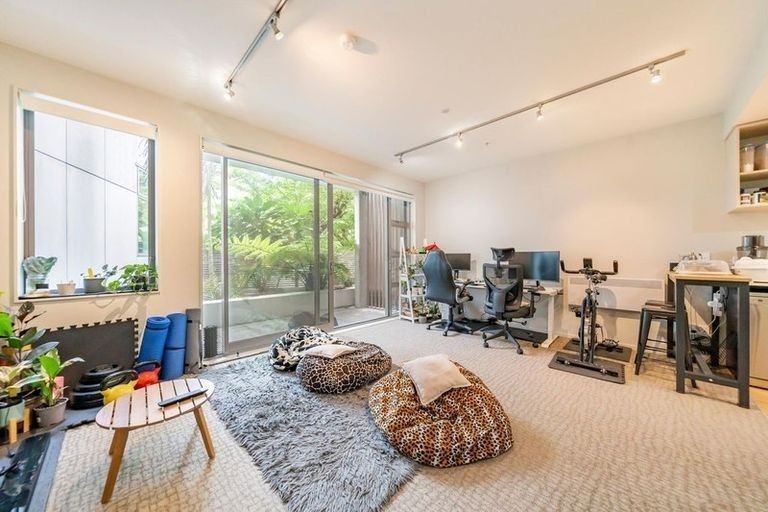 Photo of property in Masina Apartments, 104/80u Riddiford Street, Newtown, Wellington, 6021