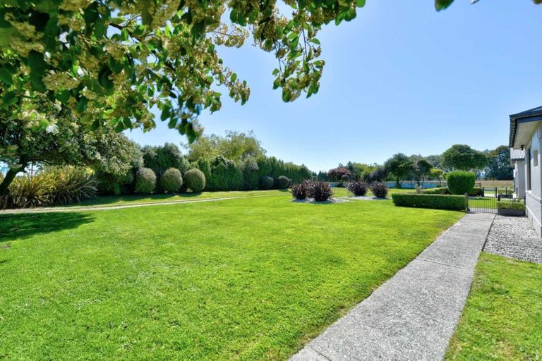 Photo of property in 101 Seaward Road, Edendale, 9825