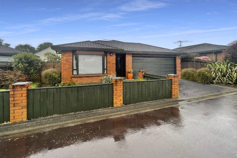 Photo of property in 2/358 Waiwhetu Road, Fairfield, Lower Hutt, 5011