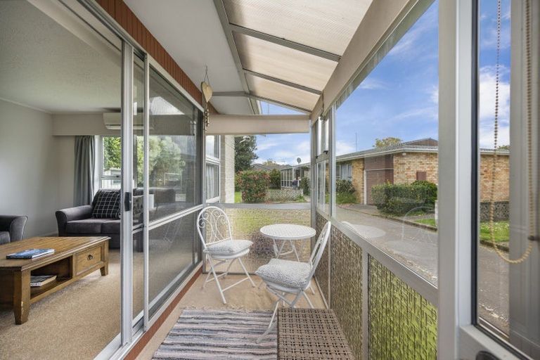 Photo of property in 2/3 Murphy Road, Taradale, Napier, 4112