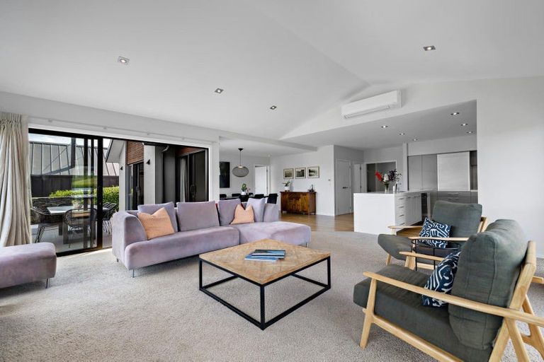 Photo of property in 4 Kinross Lane, Jacks Point, Queenstown, 9371