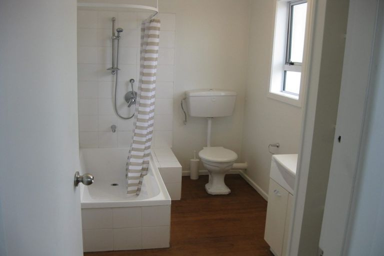 Photo of property in 37e Frankmoore Avenue, Johnsonville, Wellington, 6037