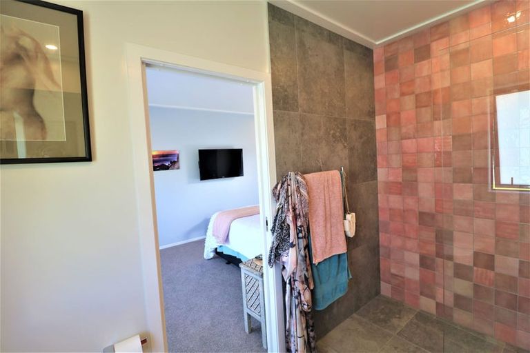 Photo of property in 70 Leeward Drive, Whitianga, 3510