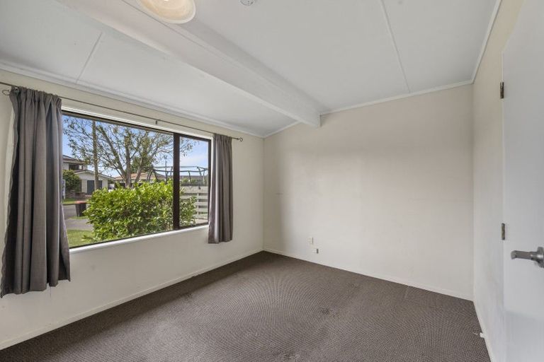 Photo of property in 51 Spriggs Crescent, Greenmeadows, Napier, 4112