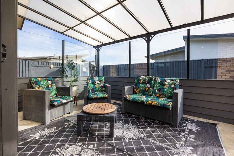 Photo of property in 12 Lorenzo Place, Kelvin Grove, Palmerston North, 4414