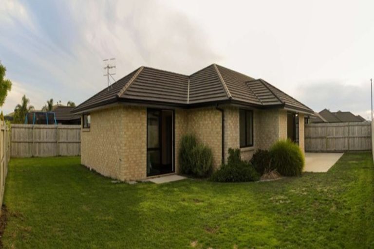Photo of property in 37 Rainey Crescent, Papamoa Beach, Papamoa, 3118