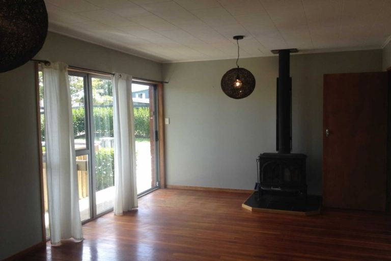 Photo of property in 71 Konini Road, Titirangi, Auckland, 0604
