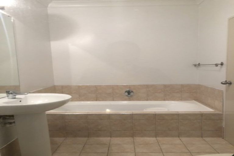 Photo of property in 10/44 Carlos Drive, Flat Bush, Auckland, 2016