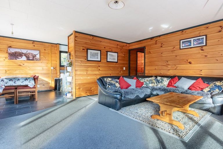 Photo of property in 27 Puriri Road, Waikanae, 5036