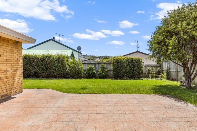 Photo of property in 88 Lakeside Drive, Orewa, 0931