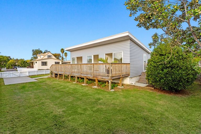 Photo of property in 6 Te Moau Avenue, Parakai, 0830