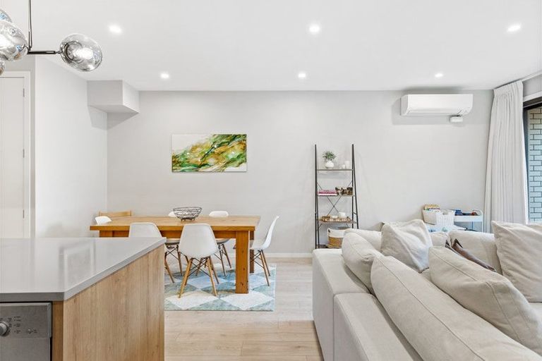 Photo of property in 48 Glidepath Road, Hobsonville, Auckland, 0616