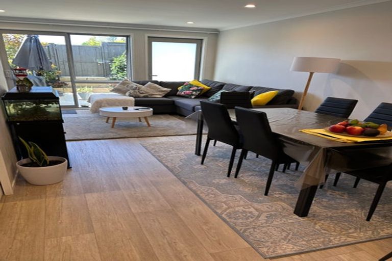 Photo of property in 74b Stanley Road, Glenfield, Auckland, 0629