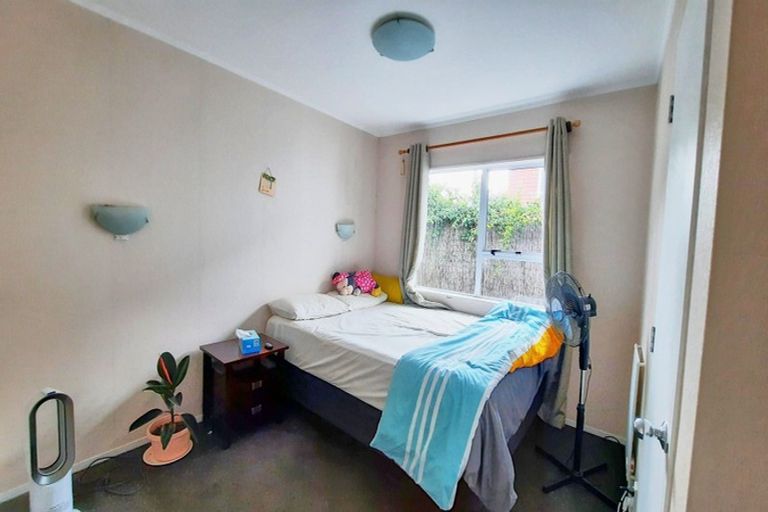 Photo of property in 2/259 Hobsonville Road, Hobsonville, Auckland, 0618