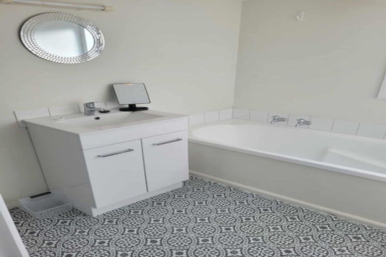 Photo of property in 1/90 Creyke Road, Ilam, Christchurch, 8041