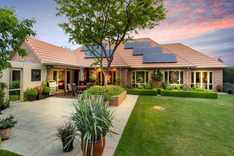 Photo of property in 6 Westall Lane, Avonhead, Christchurch, 8042