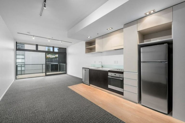 Photo of property in Revolucion Apartments, 102e/28 Torrens Terrace, Mount Cook, Wellington, 6011