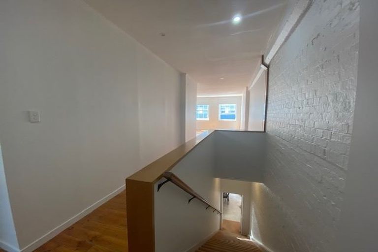 Photo of property in 2u1 King Street, Mount Cook, Wellington, 6021