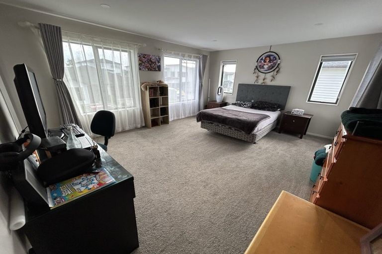 Photo of property in 4 St Claire Road, Silverdale, 0932