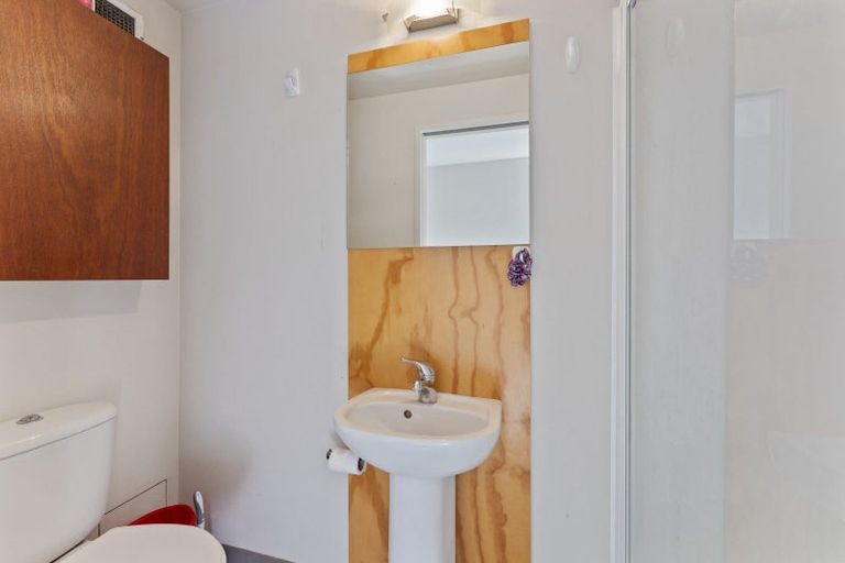 Photo of property in Urbane Apartments, 31/29 Webb Street, Mount Cook, Wellington, 6011